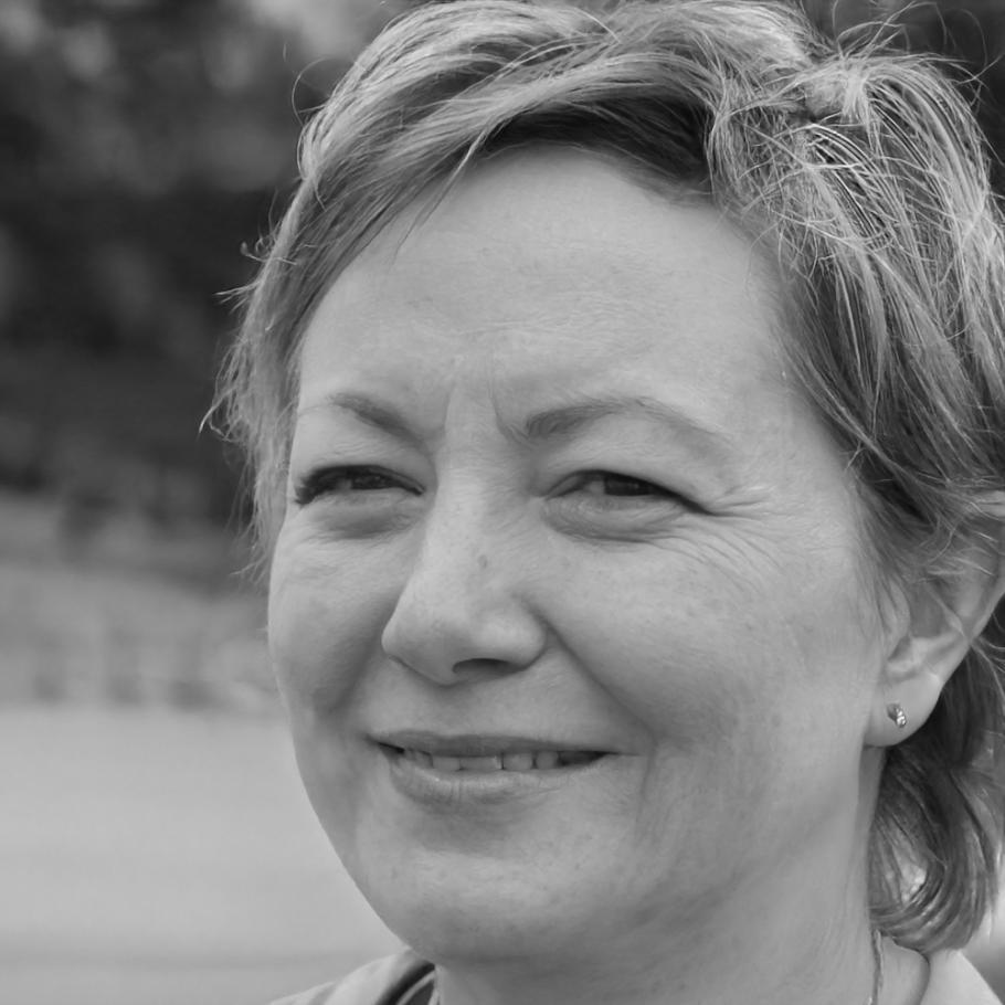 Portrait of Freya Lindqvist, Senior Financial Advisor